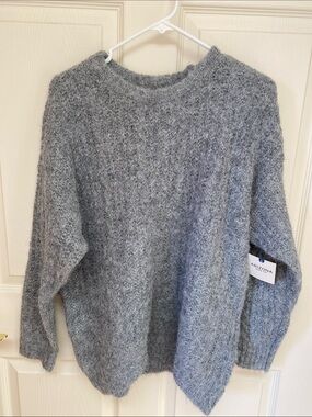 Arizona Jean Company Women's Heather Gray Crewneck Sweater